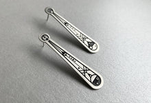 Charger l'image dans la galerie, Boucles d'oreilles longues à tige en argent - Connexion micro-macro