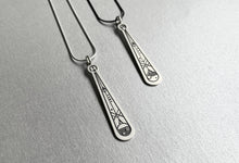 Charger l'image dans la galerie, Pendentifs en Argent - Connexion Micro-Macro