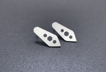 Charger l'image dans la galerie, Boucles d'oreilles Puces Argent - Cellule Unique - Alma