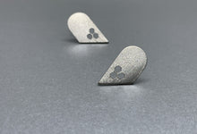 Charger l'image dans la galerie, Boucles d'oreilles clous en argent - Dre Triple Hexa