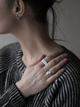 Charger l'image dans la galerie, Bague Gravée Argent - Incarnez Votre Signal