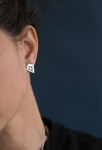 Charger l'image dans la galerie, Boucles d'oreilles clous en argent - Soul Prism