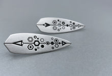 Charger l'image dans la galerie, Boucles d'oreilles longues clous en argent - Balance Me